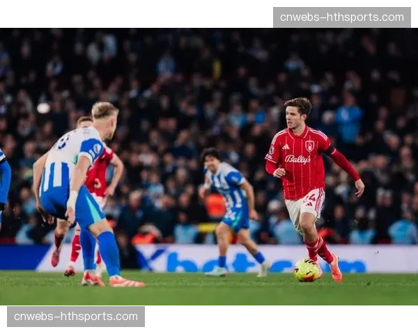 特写：诺丁汉森林青训小将完成英超首秀后的更衣室瞬间