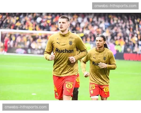 摩纳哥vs朗斯半场数据：朗斯已完成12次抢断，但进攻三区传球成功率不足60%