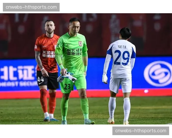 从重伤中回归，梅州客家门将侯宇在训练后加练扑救