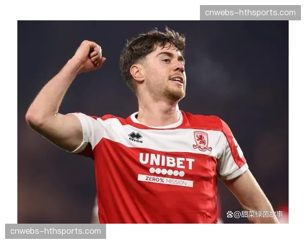 转会窗传闻：某英超球队球探现身上海，考察海港队年轻中卫。