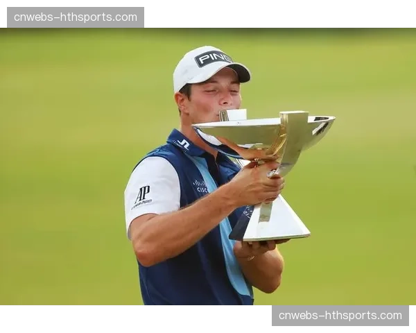 美巡赛苏黎世精英赛次轮，霍马-哈曼组合持续领跑